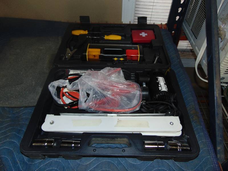 Deluxe Highway Emergency Kit