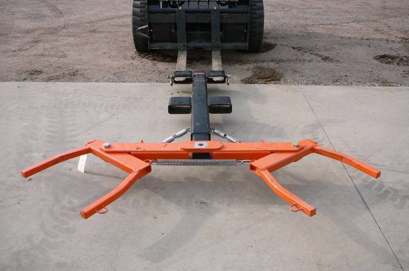 lot 2 image: Fork lift Wrecker