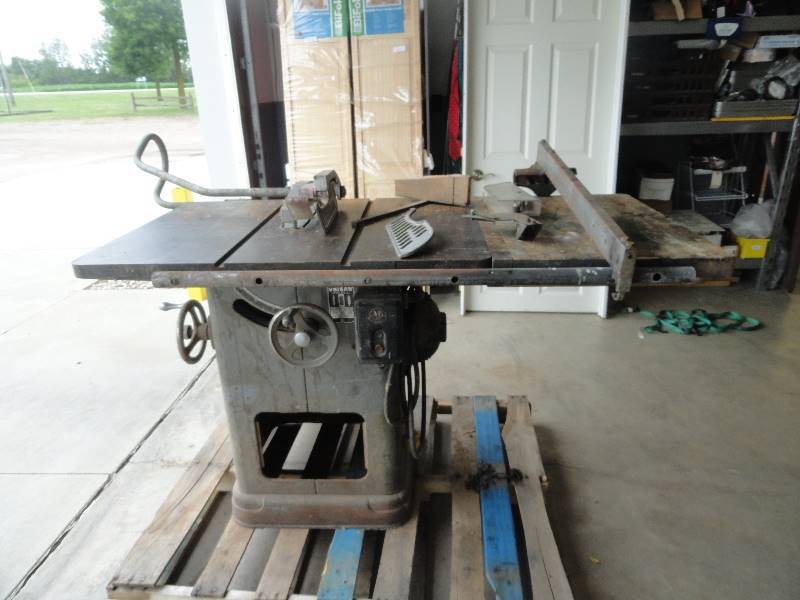 lot 9 image: Table Saw