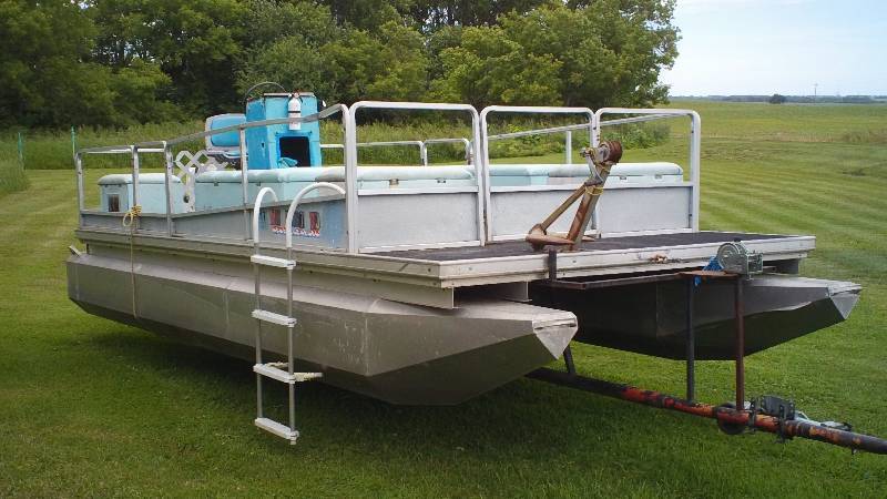 1976 Kennedy Pontoon