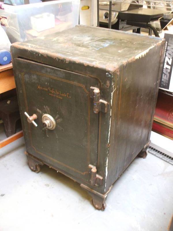 VINTAGE SAFE