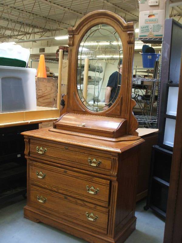 3 DRAWER CHEST WITH MIRROR