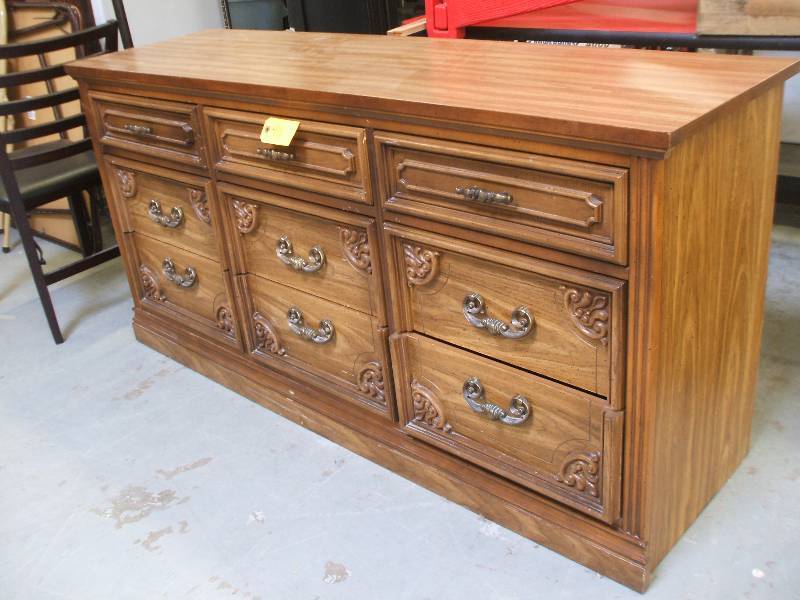 9 DRAWER DRESSER