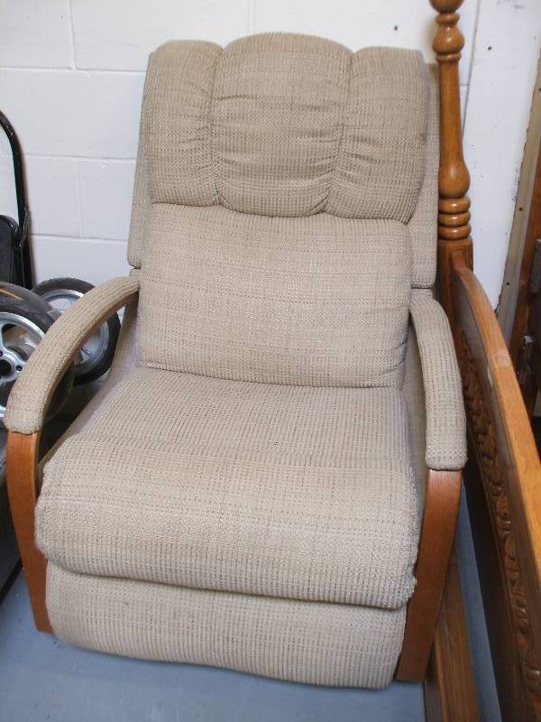 ROCKER RECLINER