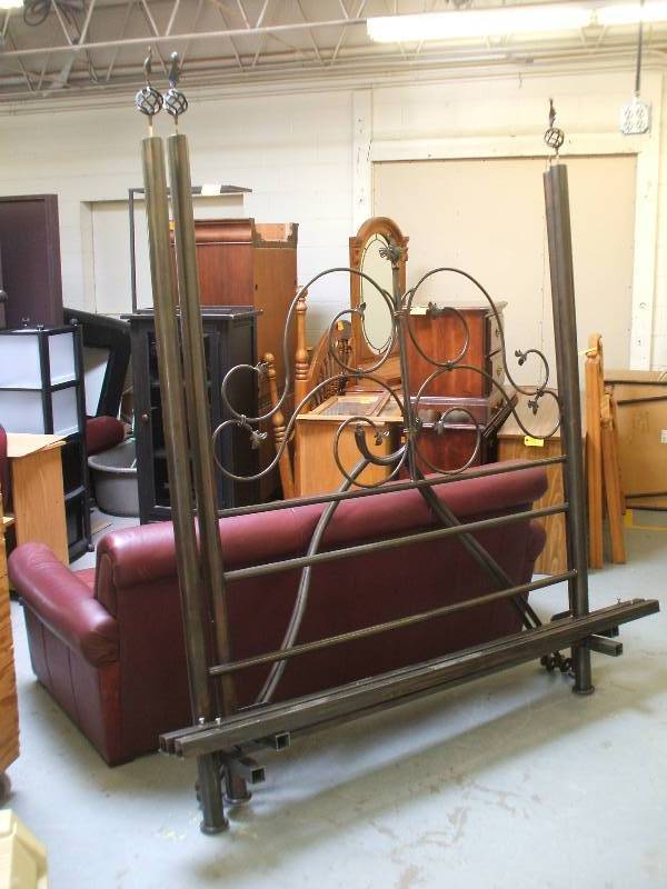 METAL BED