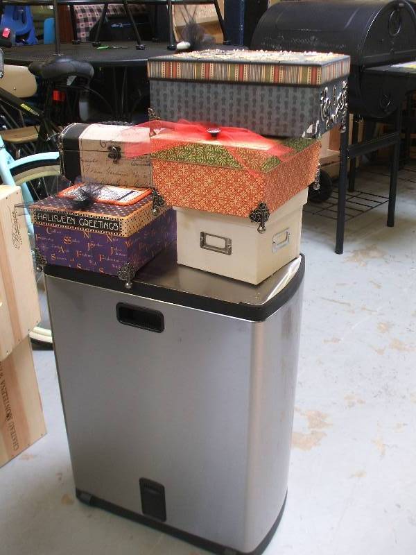 STAINLESS STEEL GARBAGE CAN AND STORAGE BOXES