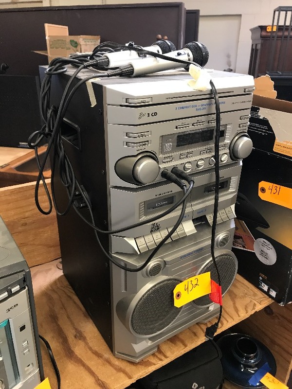 KARAOKE MACHINE