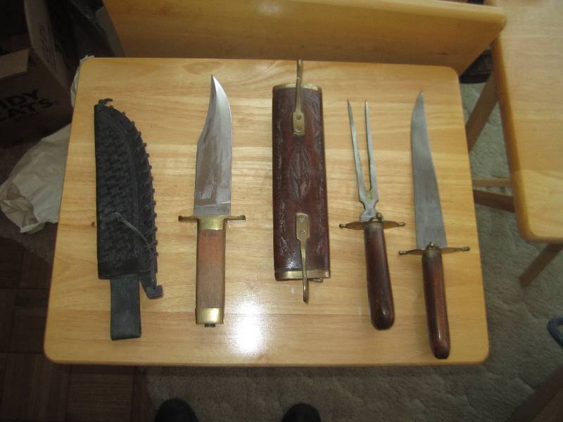 lot 47 image: HUNTING KNIFE WITH SHEATH, CARVING KNIFE AND FORK WITH CASE