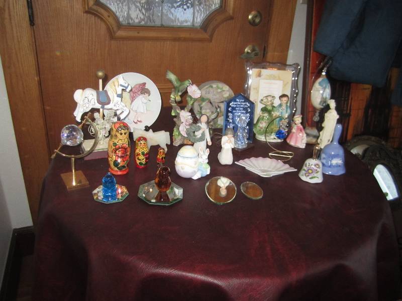 lot 106 image: MISC HOUSEHOLD ITEMS, DECOR