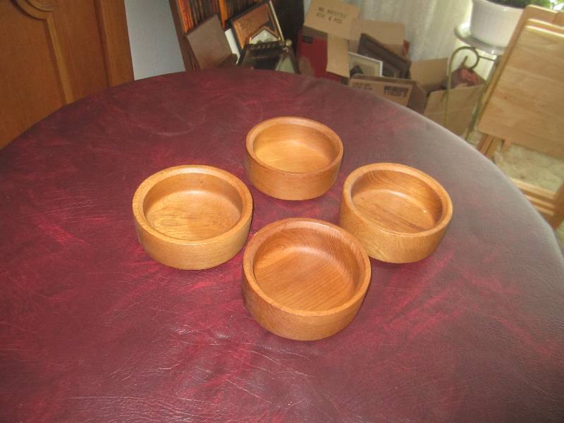 lot 103 image: SET 4 GOODWOOD SOLID TEAK SALAD BOWLS