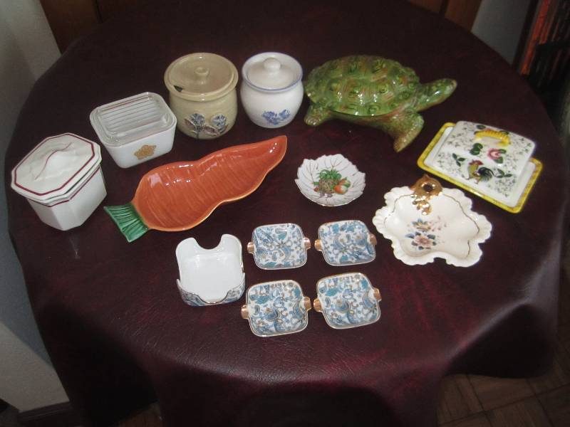 lot 48 image: DISHES