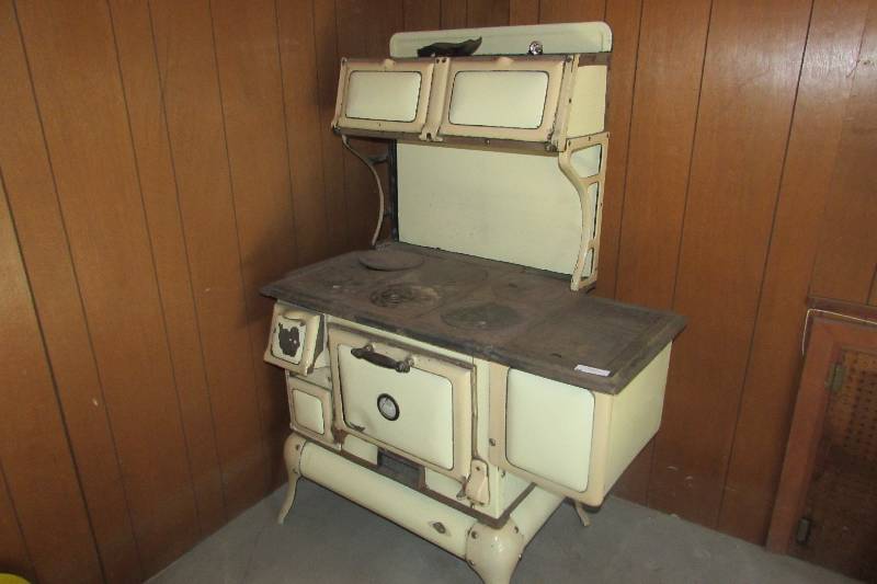 lot 1 image: ANTIQUE WOOD BURNING KITCHEN STOVE