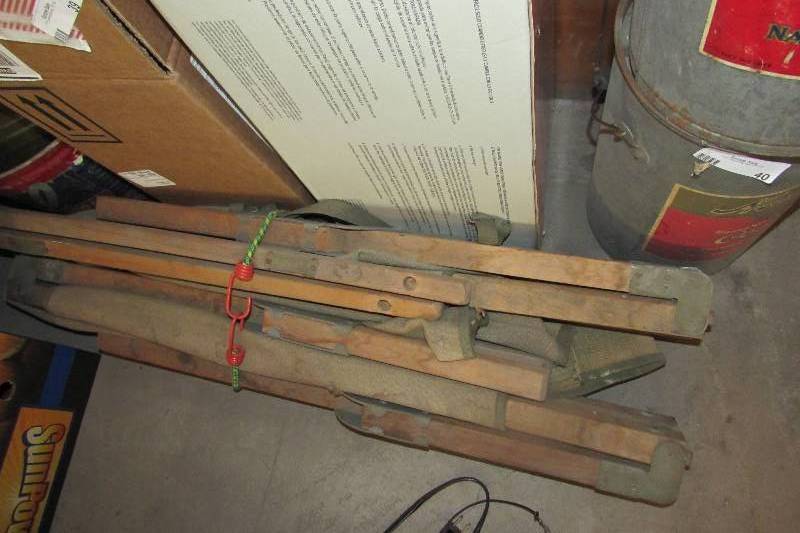 lot 42 image: VINTAGE FOLDING ARMY COT