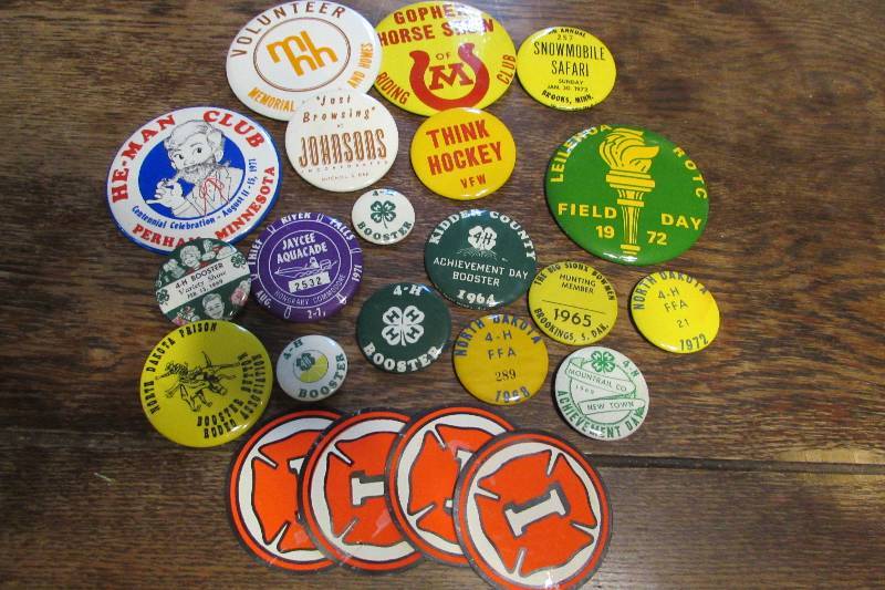 lot 216 image: VINTAGE PINS  BUTTONS, EVENTS AND 4-H