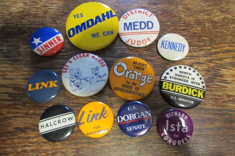 lot 221 image: VINTAGE PINS  BUTTONS, POLITICAL