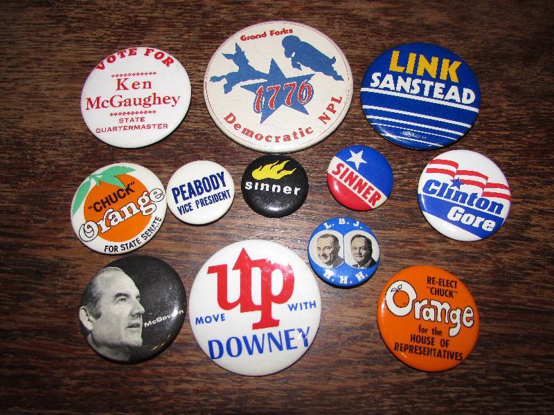 lot 236 image: VINTAGE PINS  BUTTONS, POLITICAL