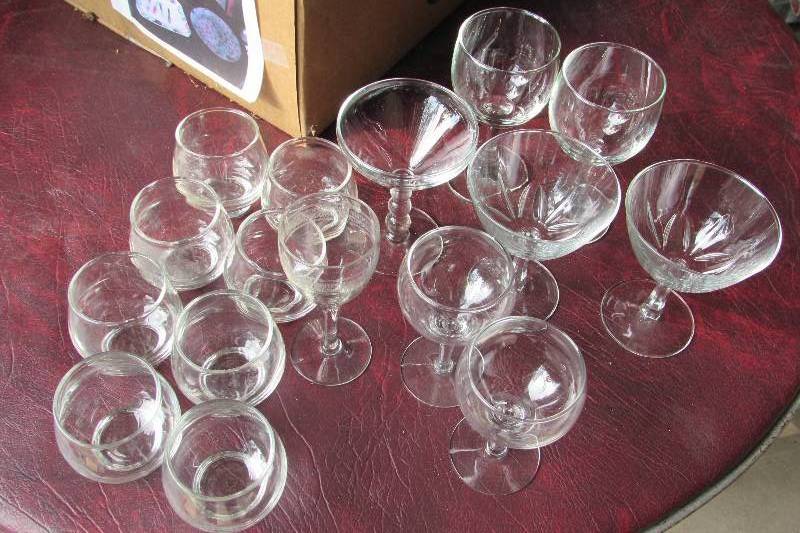 lot 101 image: MISC GLASSWARE AND SERVING PLATTERS