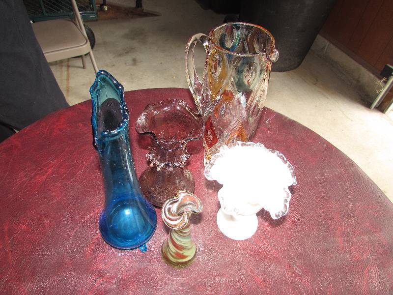 lot 155 image: VASES AND MN VIKINGS ITEMS