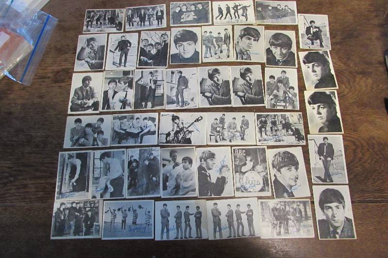 lot 175 image: BEATLES TRADING CARDS