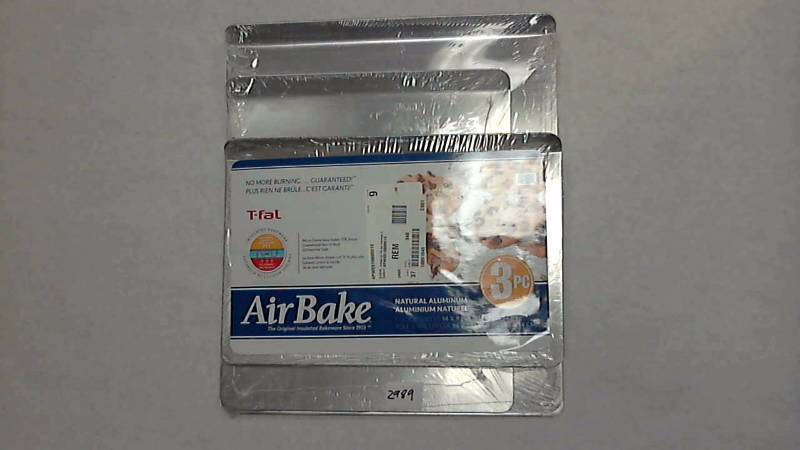 lot 2989 image: AirBake by Tfal 3pc Bakeware Set