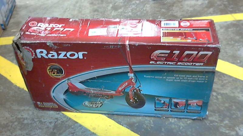 lot 3083 image: Razor E100 Electric Scooter - Red