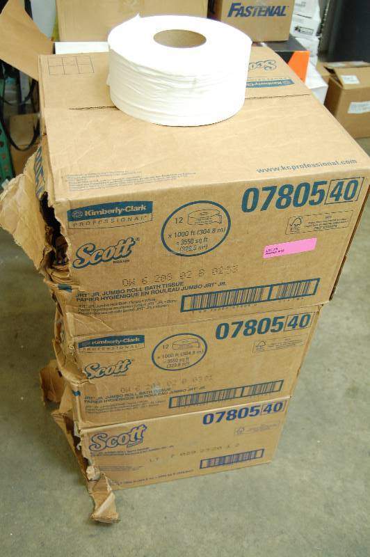 lot 5 image: 3 Cases Toilet Tissue-Jumbo Rolls
