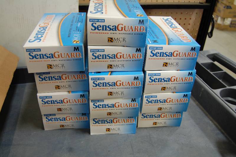 lot 21 image: 13 Boxes Medium Vinyl Disposable Gloves