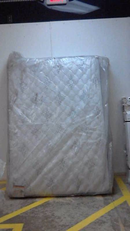 lot 2698 image: Serta Lake Winds Firm - Full Size Mattress