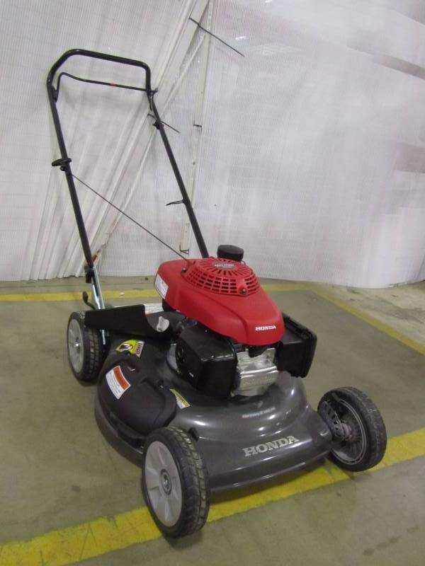 lot 9 image: Honda 21 in. Push Walk-Behind Gas Mower