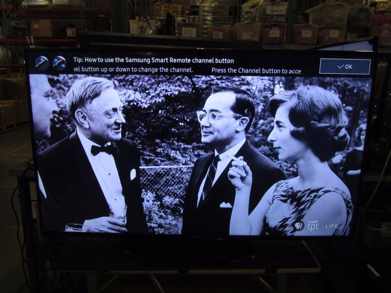 lot 74 image: Samsung UN55KU6300 55-Inch 4K Ultra HD Smart LED TV (2016 Model)