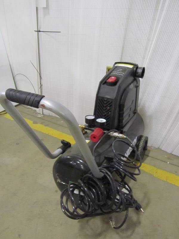 lot 64 image: Husky 8 Gal. Portable Electric Air Compressor
