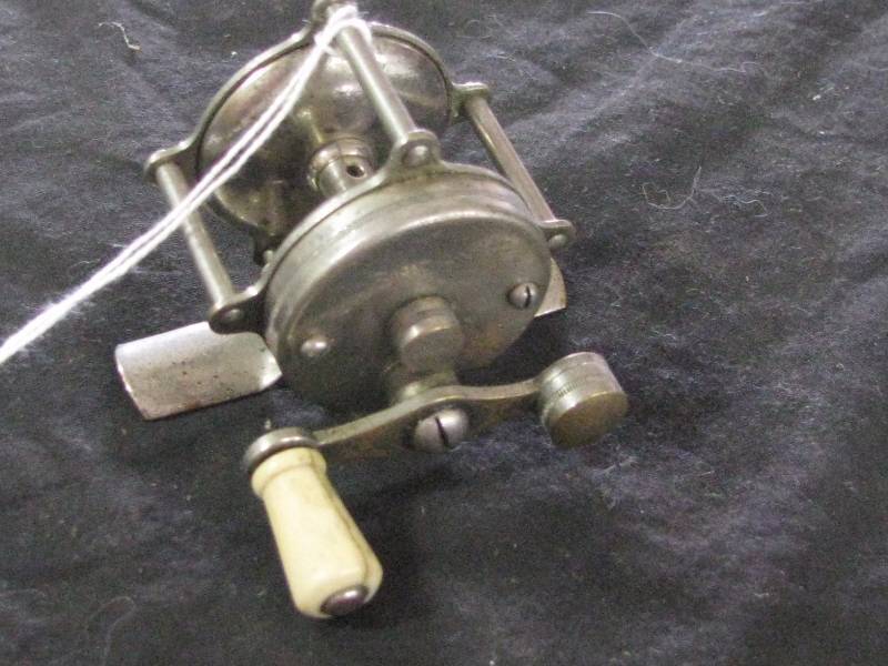 lot 9 image: Hendryx 40 yard Reel