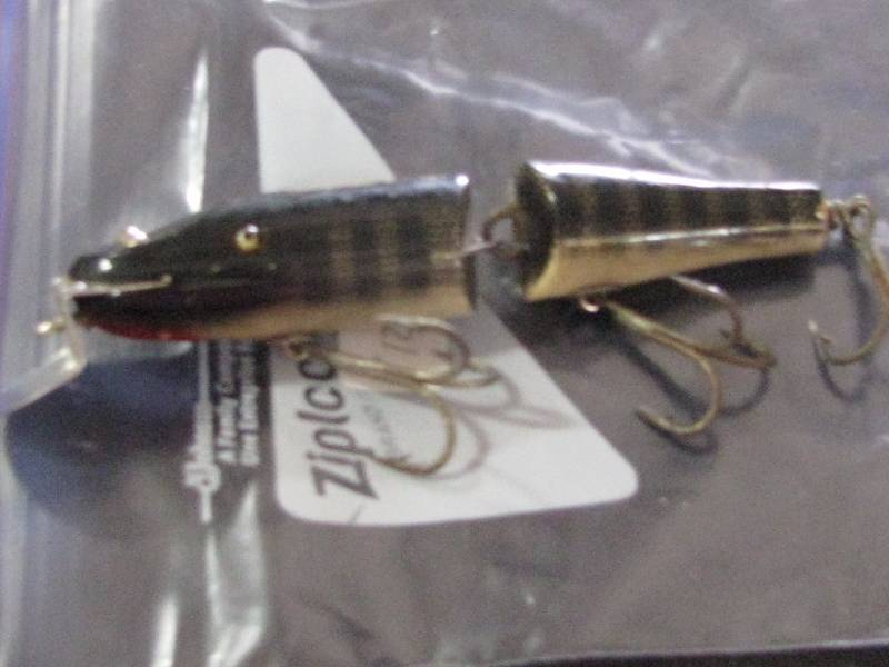 lot 12 image: Glass Eye Wood Creek Chub Lure