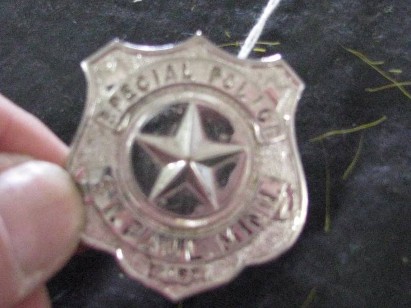 lot 26 image: St. Paul, Mn. Special Police Badge (Obsolete)