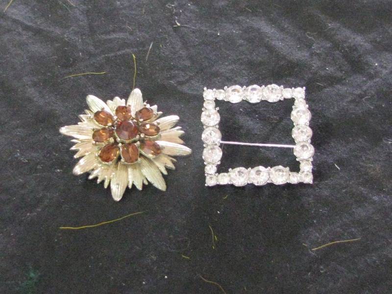 lot 38 image: Pins