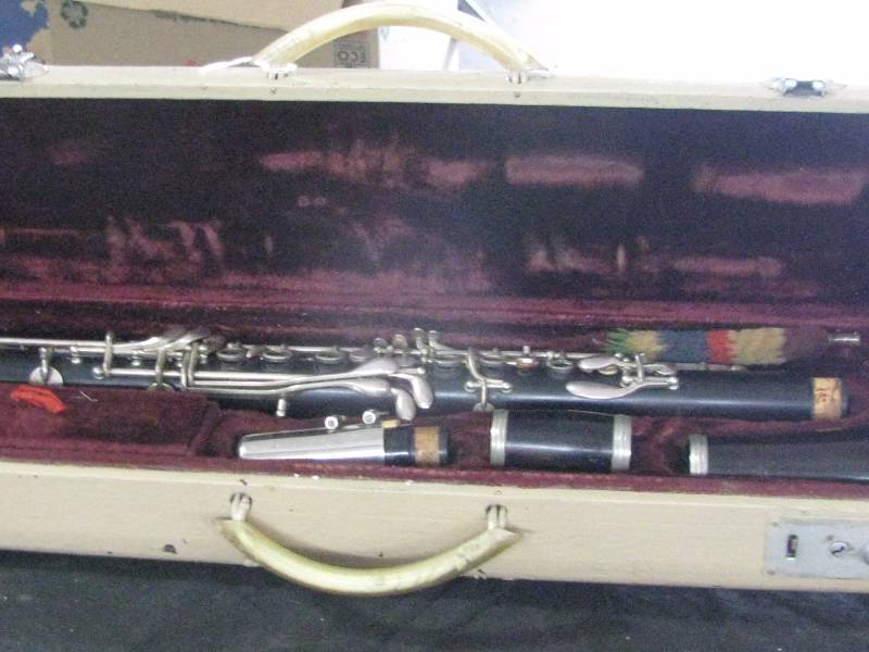 lot 43 image: Clarinet