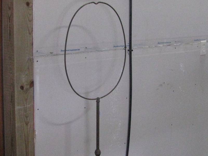 lot 54 image: Brass Bird Cage Stand