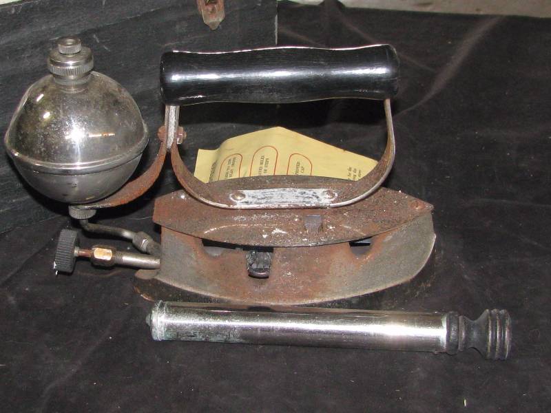 lot 57 image: Old Gas Iron wCase