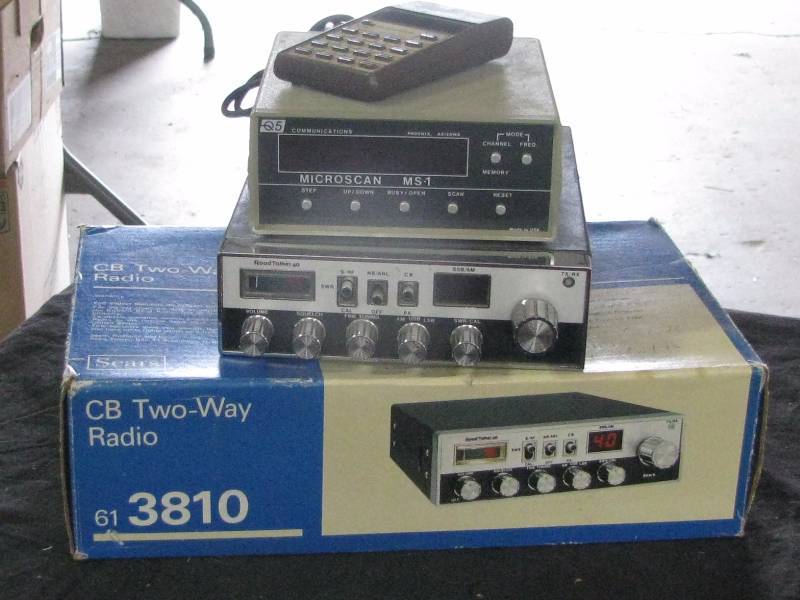 lot 67 image: Sears Roadtalker 40 CB Radio