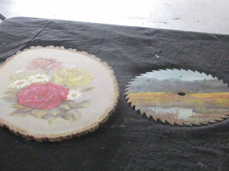 lot 73 image: Painted Wood Slab & Saw Blade