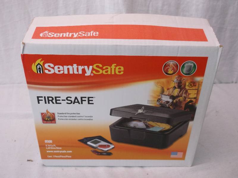 lot 7 image: Safe