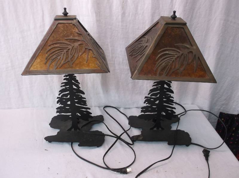 lot 9 image: Lamps