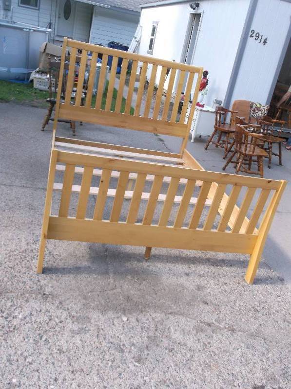 lot 31 image: Bed Frame