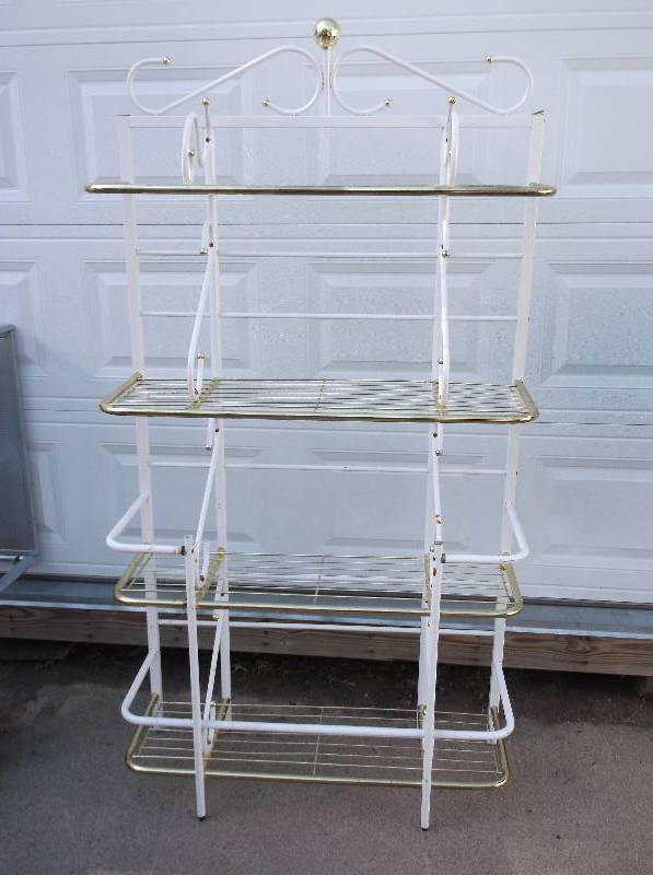 lot 36 image: Bakers Rack