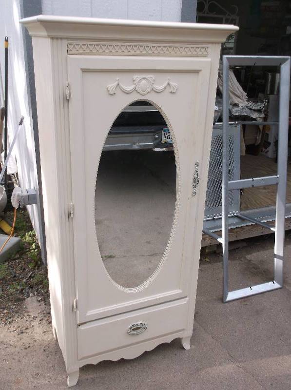lot 37 image: Wardrobe