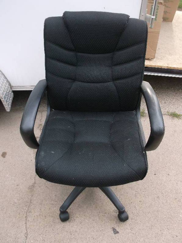 lot 38 image: Office Chair