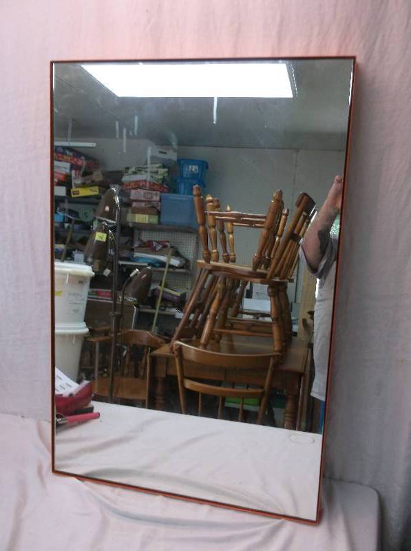 lot 51 image: Wall Mirror