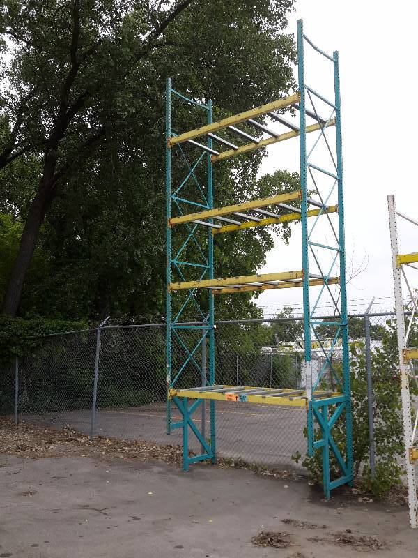 4 Sections Speedrack Pallet Racking 16 ft , 4 Shelves