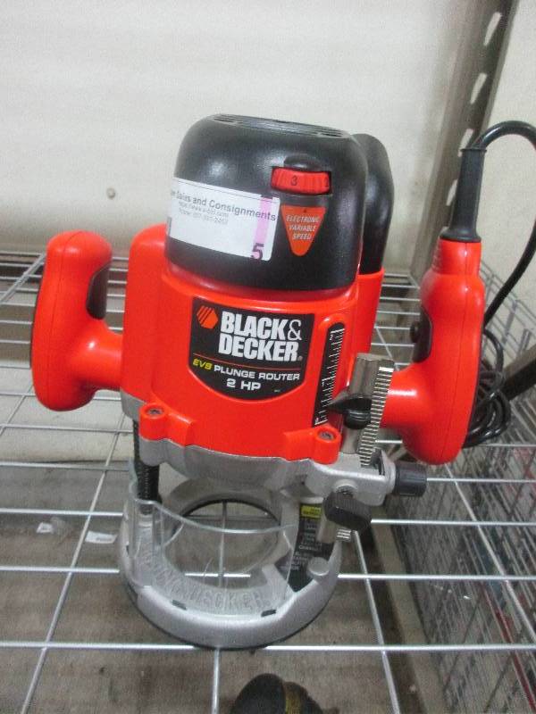 Black n Decker RP400  variable speed plunge router