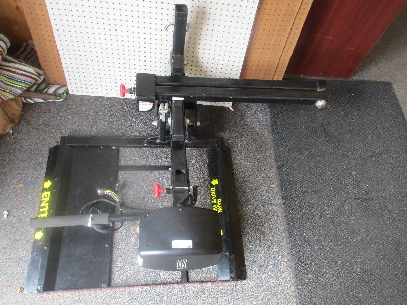 automatic wheel chair lift by Braun - NEW